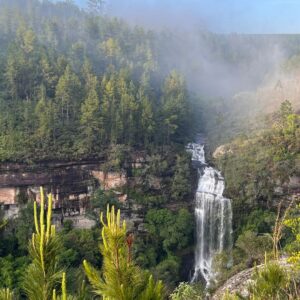 Cânion de Pirituba e Cachoeira Três Quedas
